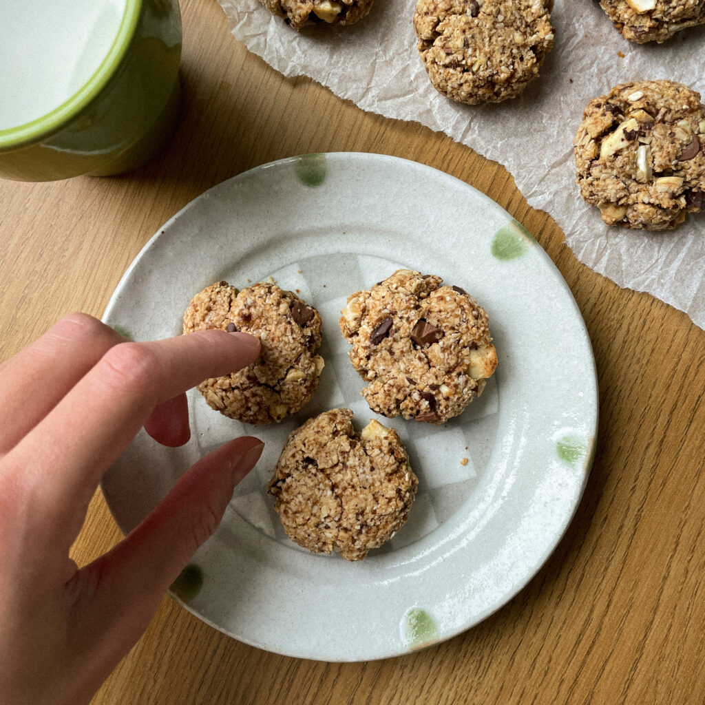 Healthier chocolate ship cookies with oat flour