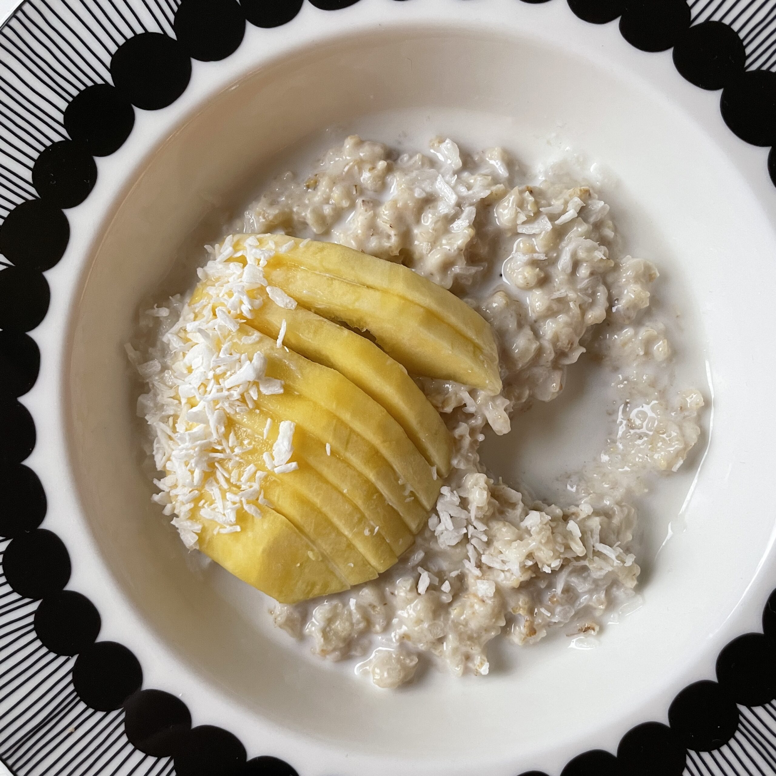 Mango Sticky Oatmeal 