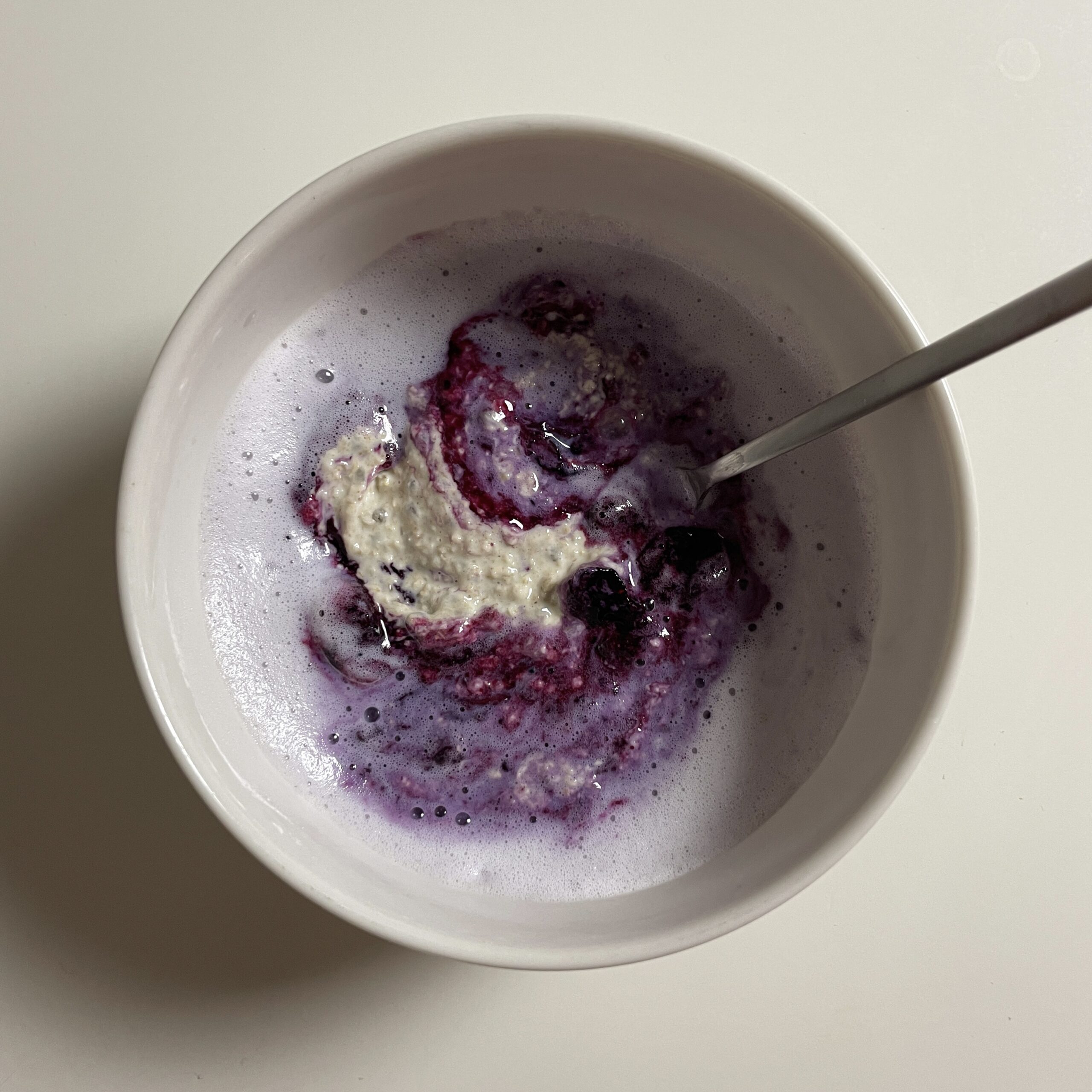 Blended Overnight Oats with Blueberry Jam 