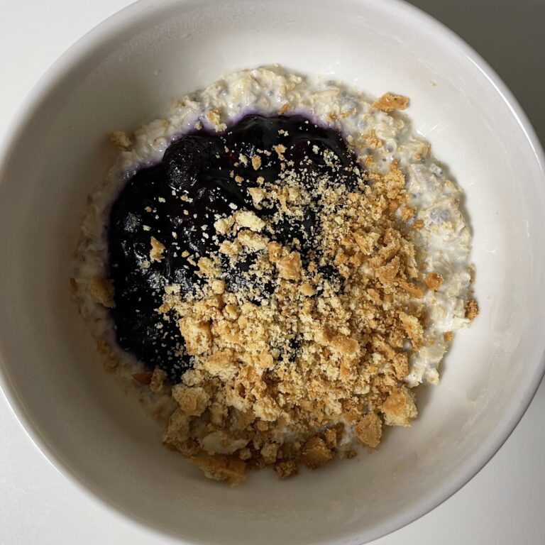 Blueberry Cheesecake Overnight Oats