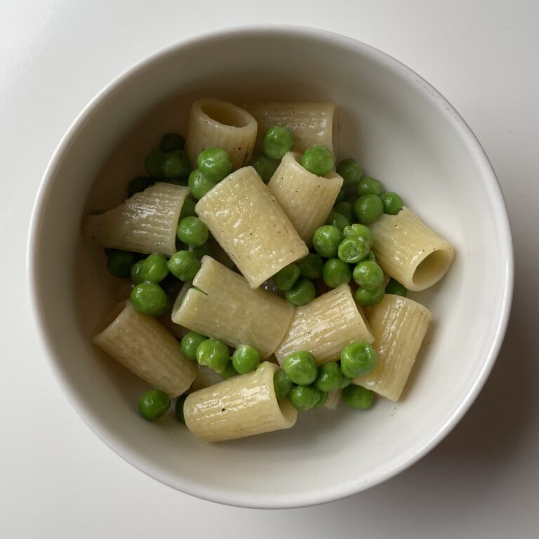 Buttered Pasta with Peas